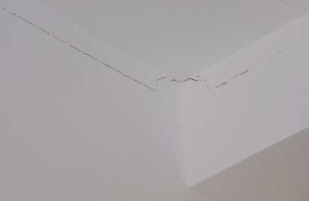 墙面开裂如何修补 墙面开裂的原因？墙面开裂如何修补？