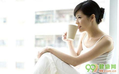 早晨喝水的正确方法 女性正确喝水的养生方法