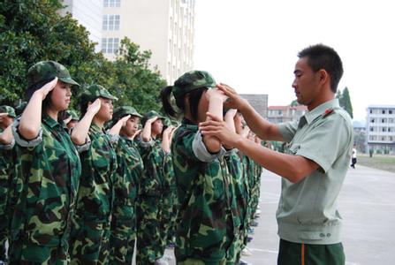 初中生读书心得体会 军训生活初中生心得体会