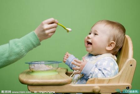 八个月宝宝营养食谱 八个月的宝宝饮食要注意什么 孩子8个月如何补充营养