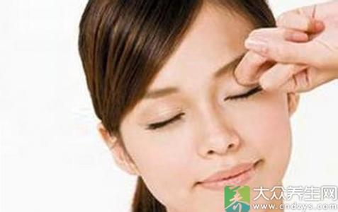 眼睛干涩发痒 秋季眼睛干涩发痒什么原因