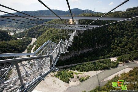 世界上最长的吊桥 世界上最长的步行吊桥