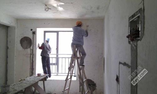 家装油漆工 家装油漆工硅藻泥好还是油漆好？油漆工艺标准？