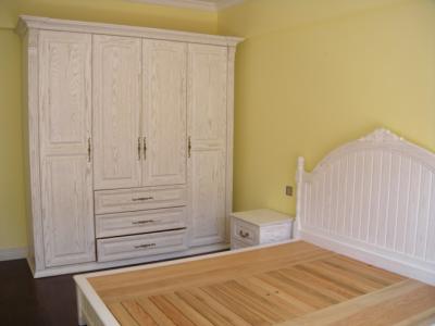 衣柜耐磨板是什么材质 卧室衣柜优缺点是什么?卧室衣柜什么材质的好?