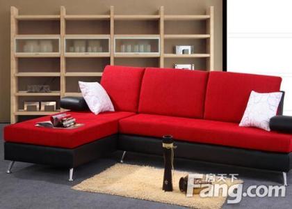 红色沙发配什么地毯 红色沙发配什么地毯?如何选购地毯?