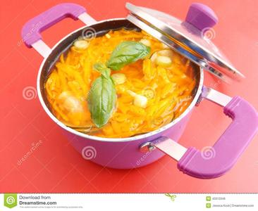红萝卜的做法大全 红萝卜汤是怎么做会好吃，红萝卜汤的具体做法