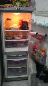 冰箱上面放微波炉 冰箱上面可以放微波炉吗 冰箱使用方法