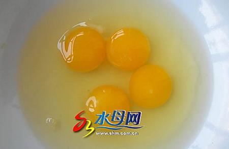 土鸡蛋蛋黄颜色 租房厨房之鸡蛋蛋黄颜色