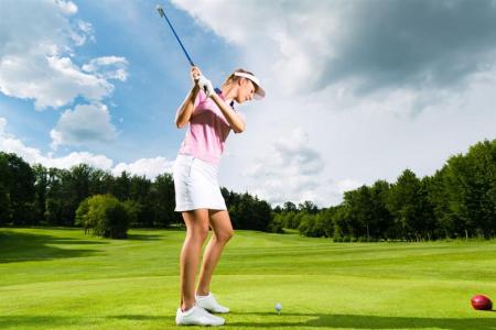 坚持健身的好处 坚持打高尔夫的好处 坚持打高尔夫对健身的功效