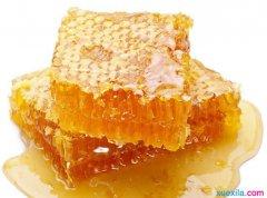 蜂巢如何食用 蜂巢蜜的用法、功效与食用方法