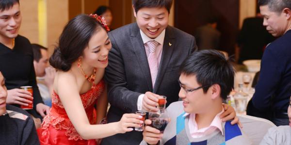 婚宴敬酒礼仪 有关于婚宴的敬酒礼仪