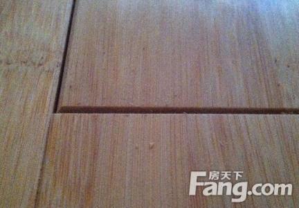 实木地板缝隙大怎么办 地板缝隙大怎么办?实木地板铺设和保养要点?