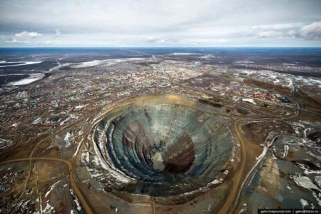 世界上最大瀑布在哪里 世界上最大钻石矿在哪里