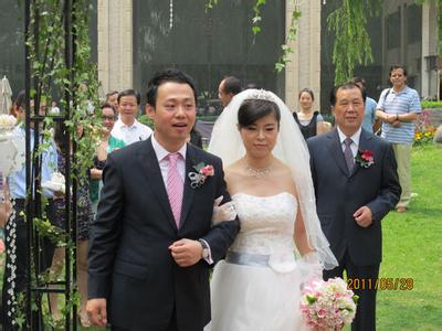 新婚庆典讲话 新婚庆典父母讲话