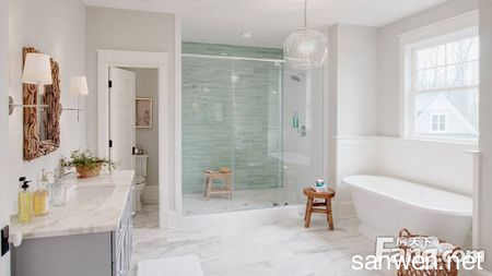 海蓝瓷砖卫浴间 卫浴间如何选瓷砖？远比你想的更复杂