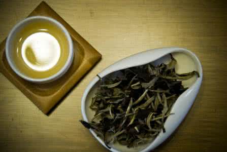 一年茶三年药七年宝 普洱茶，一年茶、三年药、七年宝