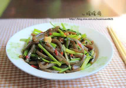 剁椒香芹炒粉丝儿 零热量减肥菜：『剁椒香芹炒魔芋』