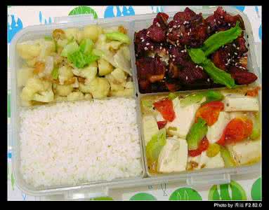 叉烧排骨 爱心盒饭29:叉烧排骨 清烧豆腐 金钩花菜