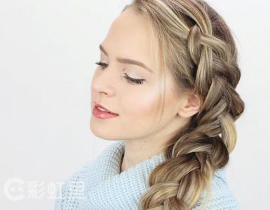 简单时尚头发扎法 女人扎头发很简单，越简单越时尚好看!