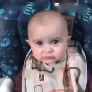 巴掌婴儿小石头去世 婴儿听到妈妈去世前经常唱的歌，反应让人心碎！