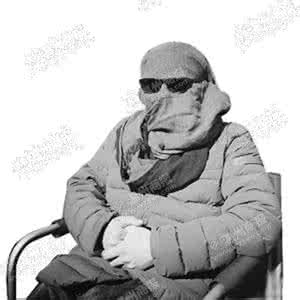 挖煤工猫 挖煤工反复咳嗽 肺里被夹出“煤球”