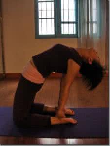 韩国一分钟瑜伽 一分钟学会熟打方向盘 一分钟快速学会在瑜伽站立体式中找到平衡