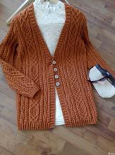 麻花圆肩开衫编织视频 Malinda手工分享----美丽麻花开衫“春风”