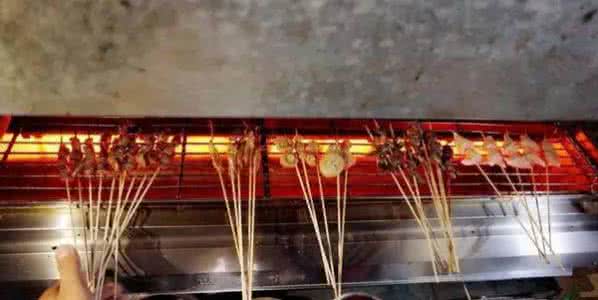广西专用肠粉竹簸箕 用簸箕上烤串我都忍了,老板你敢不敢把店开大点!