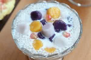 美味甜品做法 零起点学做美味甜品（200道）