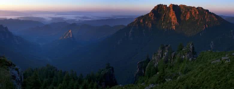 芦芽山风景区的保安 管涔山的主峰 芦芽山