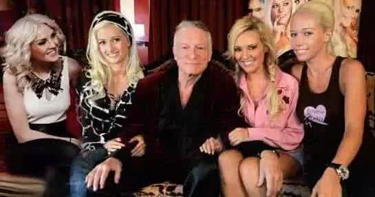 男人女人床上用品图片 一个富豪床上的4个女人，男人女人看完都沉默了……