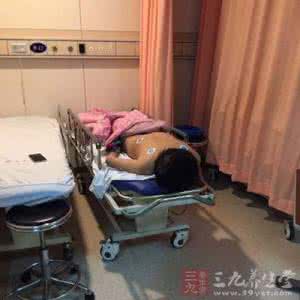 肛门息肉和痔疮的区别 不忍直视 男子为割痔疮竟往肛门里插刀