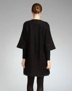 圆领外套里面穿什么 时尚圆领直纹小外套