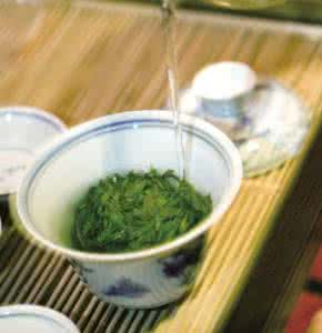 绿茶搭配什么泡一起喝 绿茶,现泡现喝。