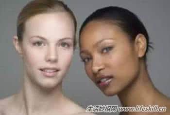 阿司匹林抹脸 阿司匹林加点它,60岁大妈睡前抹在脸上,一个月斑点皱纹不见了