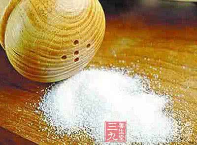 正常人吃低钠盐会怎样 患肾病吃低钠盐险丧命 正常人可减盐
