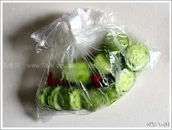 一夜渍泡菜罐假货 一夜渍:渍出一罐咸辣酸甜