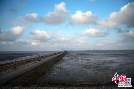 淤泥质海岸 淤泥质海岸港口适航水深应用研究