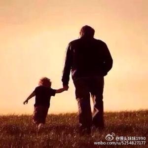 低头族忽略友情 亲情 亲情朴素得让人会忽略，但是却能感动所有人