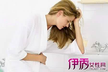 小便完后刺痛女性 女性小便后刺痛如何治疗？