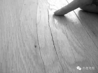 实木地板裂缝怎么处理 如何处理地板裂缝?