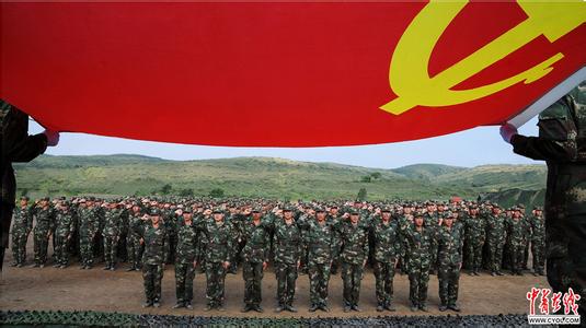 火箭军历史 中国火箭军打航母 历史上十大失败军事发明 人体火箭和航母哪个坑