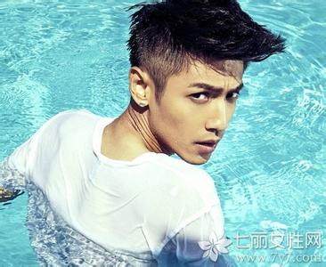 女孩子爱上你的表现 一个女孩爱你的表现 一个女生喜欢你的表现