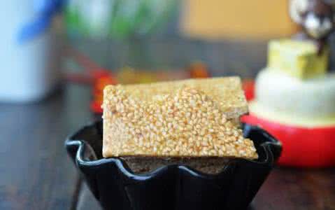 70年代点心匣子图片 八九年代过年必备的待客点心~~~~芝麻糖