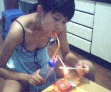 用烧锅溜冰毒怎么烤火 溜冰毒烤火怎么吸？