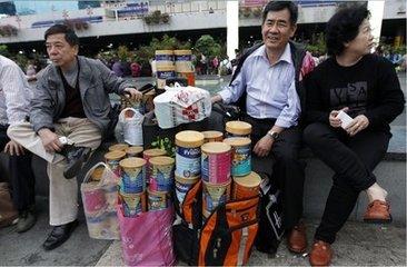奶粉消费者分析 农业部长 消费者抢购洋奶粉是中国奶业耻辱