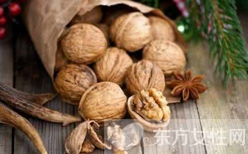 核桃皮的功效与作用 核桃皮的功效与作用-核桃皮的功效与作用
