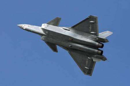 歼20战斗机 中国歼-31战机摇身一变瞬间高大上 F-22也不过如此