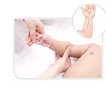 孩子退烧方法 13种经专家验证的退烧方法，有孩子的存起来！