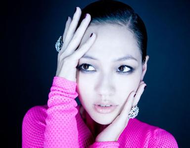 烟熏妆的画法 教你怎样四步画出烟熏妆 塑造女性妩媚美态